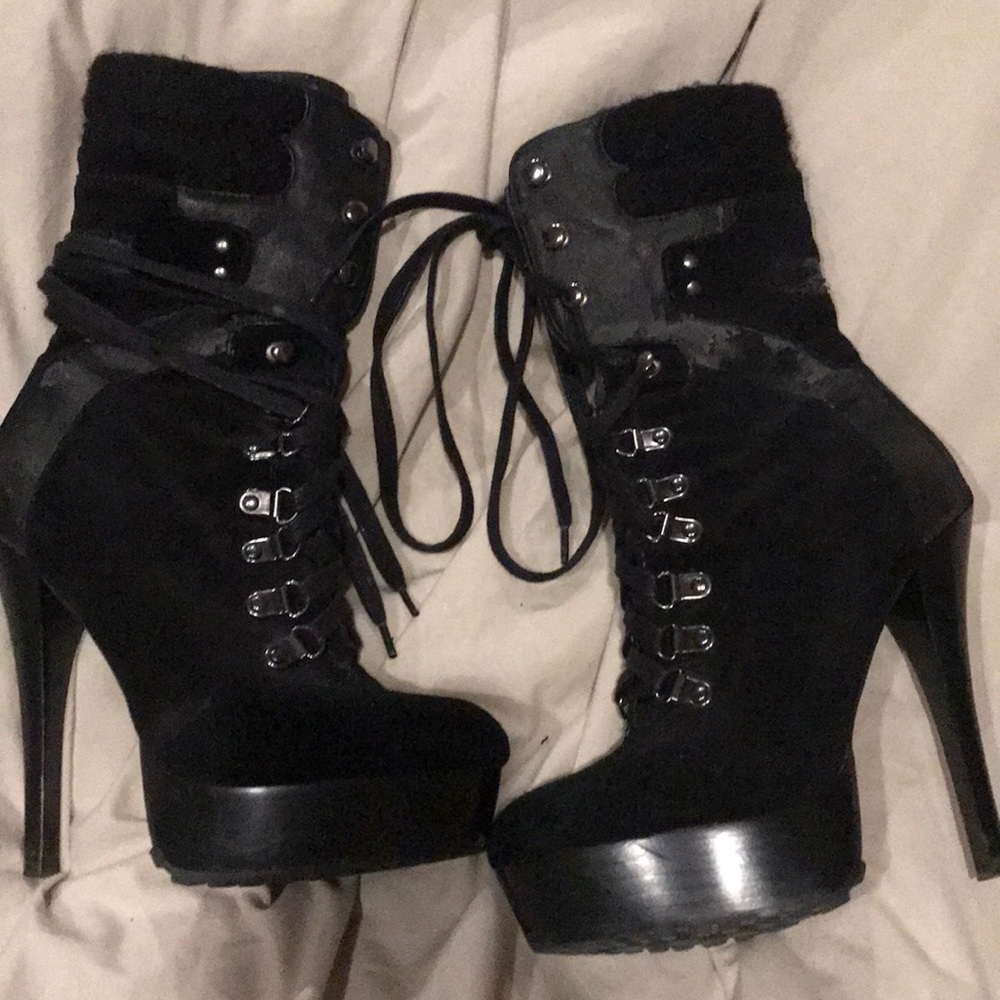 Bebe boots
